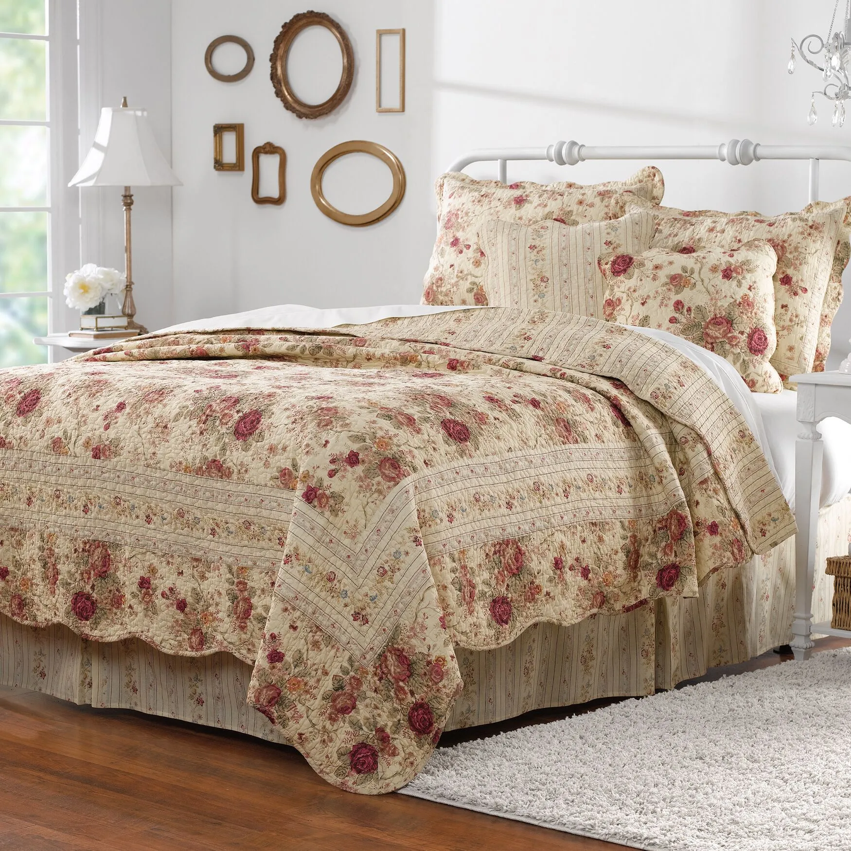 Antique Rose Quilt And Pillow Sham Set