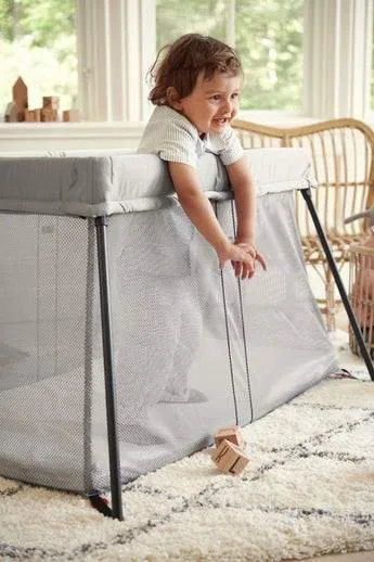 Baby Bjorn Travel Crib Bundle with Fitted Sheet