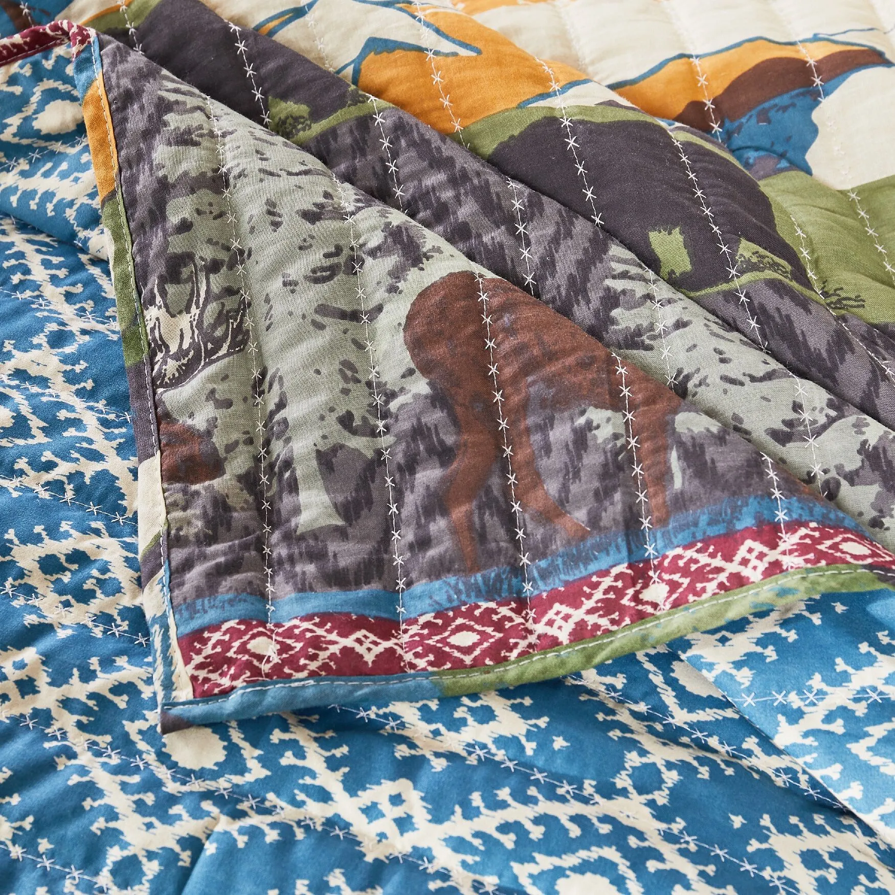 Black Bear Lodge Quilt And Pillow Sham Set