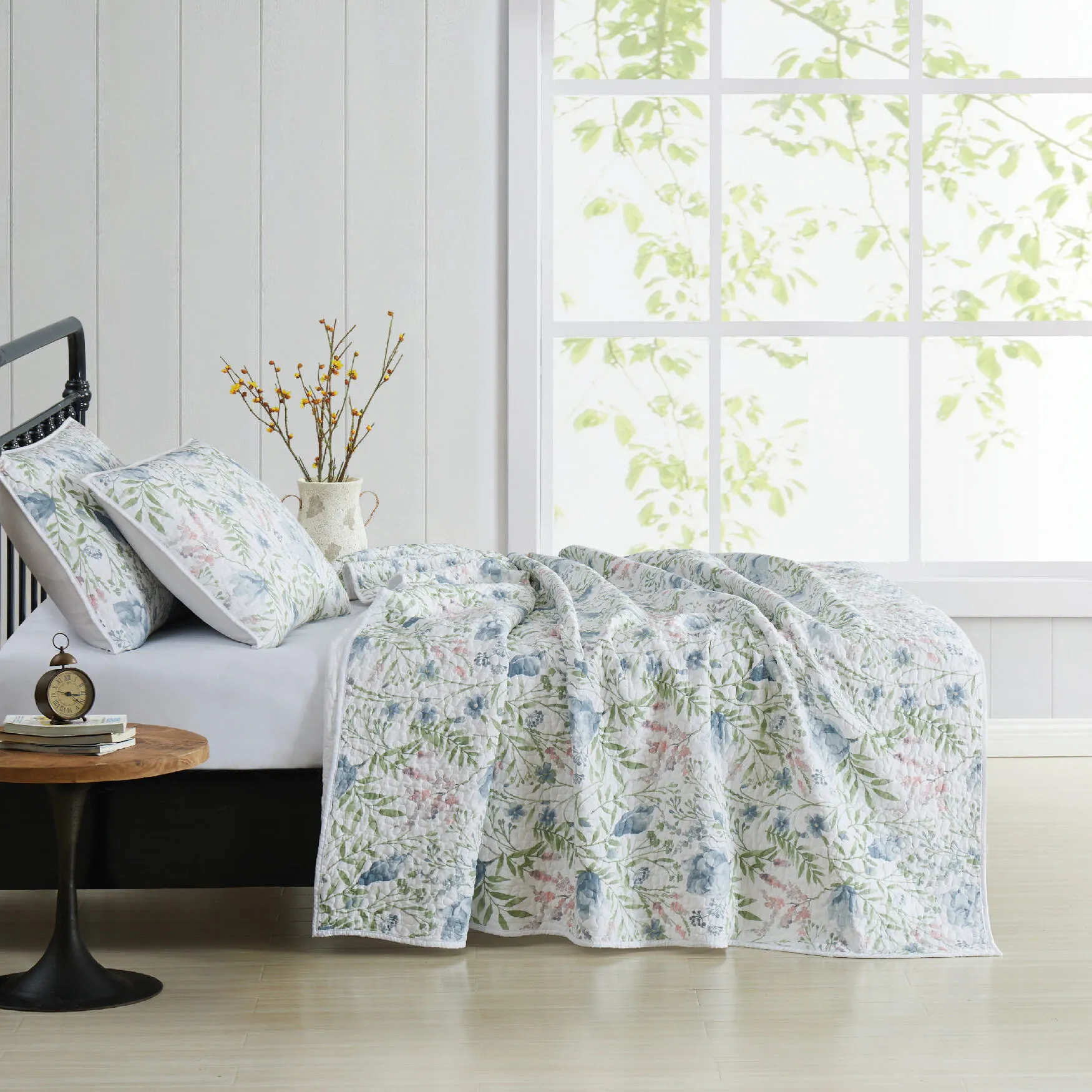 Cottage Classics Field Floral 2 Piece Quilt Set