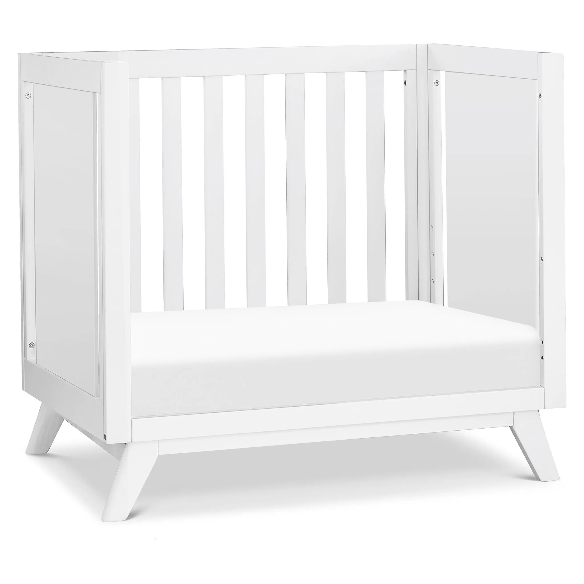 DaVinci Otto 3-in-1 Convertible Mini Crib with 4" Mattress - White  - Clement