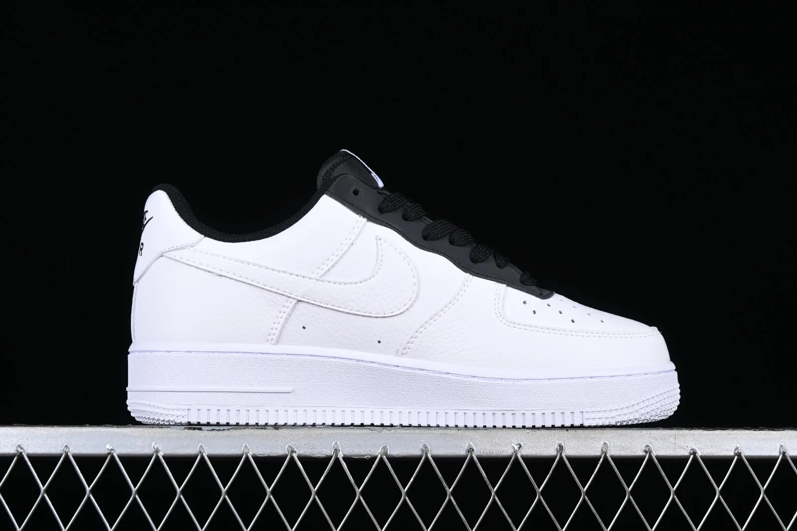 Fragment design x Nike Air Force 1 Low White Black TT0801-601