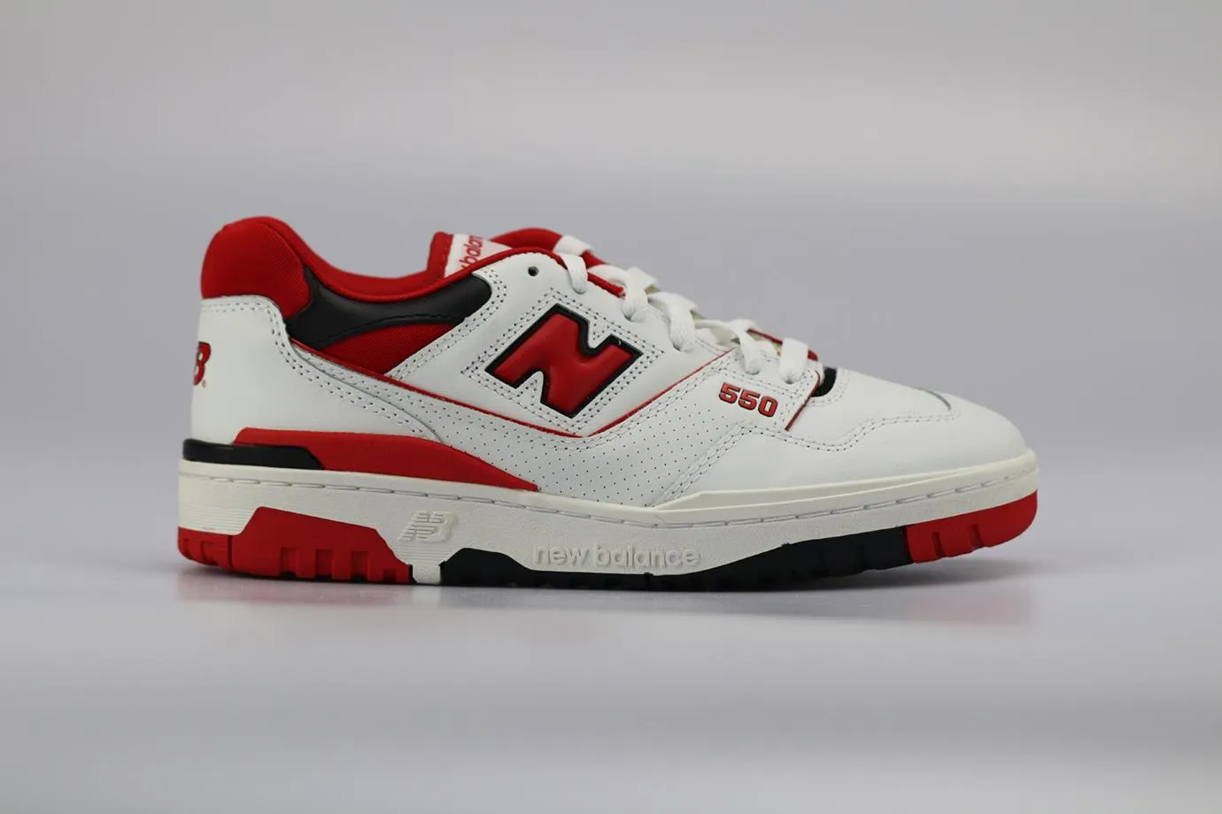 NEW BALANCE 550 LEATHER SNEAKERS EU 41.5 UK 7.5 US 8