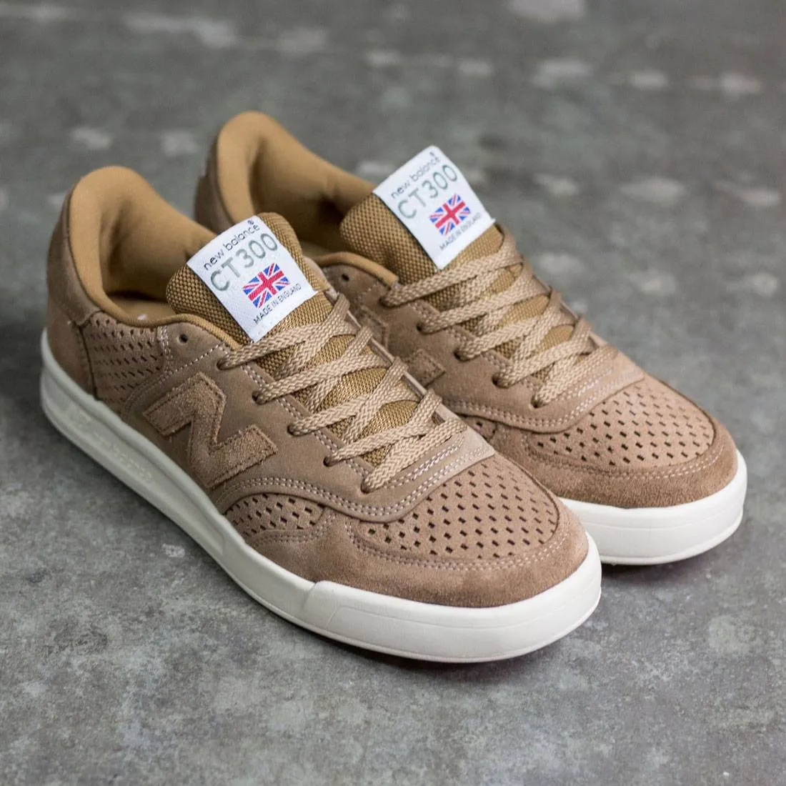 New Balance Men CT300SLB - Made In UK (brown / oatmeal)