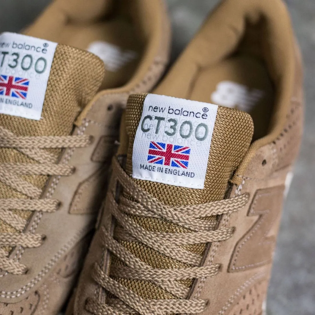 New Balance Men CT300SLB - Made In UK (brown / oatmeal)