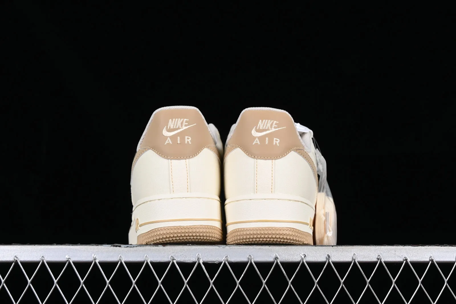 Nike Air Force 1 07 Low Rice White Yellow Sail TQ1456-211