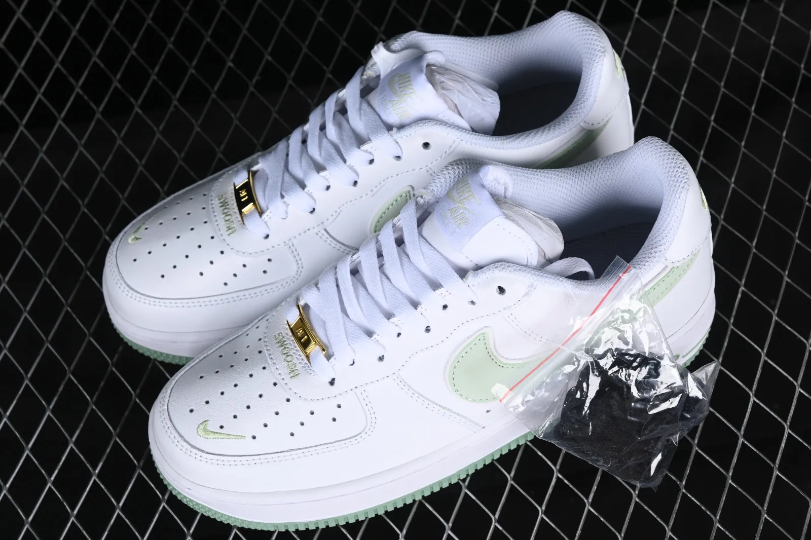 Nike Air Force 1 07 Low Swoosh White Light Green CV5696-968