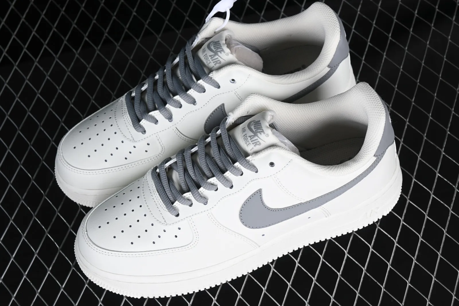 Nike Air Force 1 07 Low White Dark Grey CQ5059-222