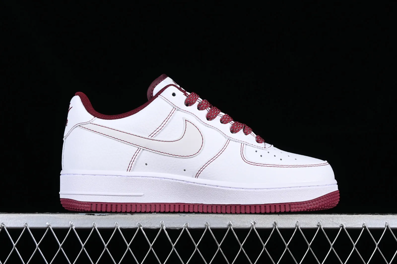 Nike Air Force 1 07 Low White Dark Red MM3603-027