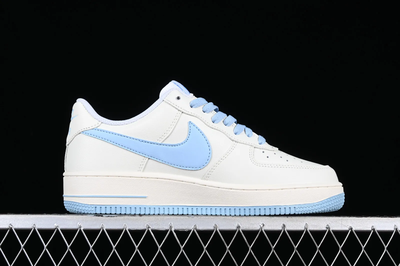 Nike Air Force 1 07 Low White Ice Blue Gold SP0758-031