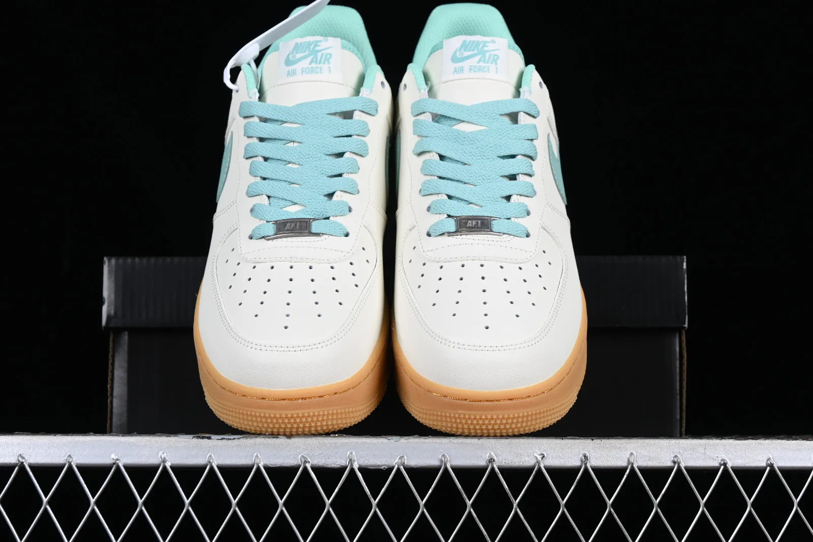 Nike Air Force 1 07 Low White Light Green Gold XC2351-055