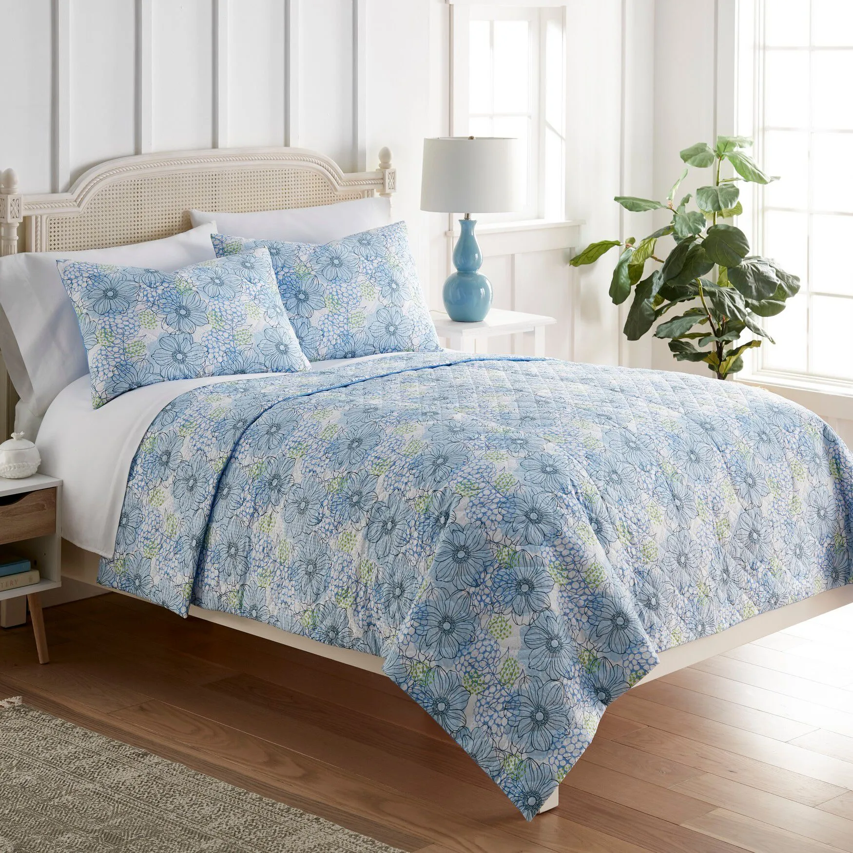 Seersucker Floral Design 6-in-1 Quilt Set