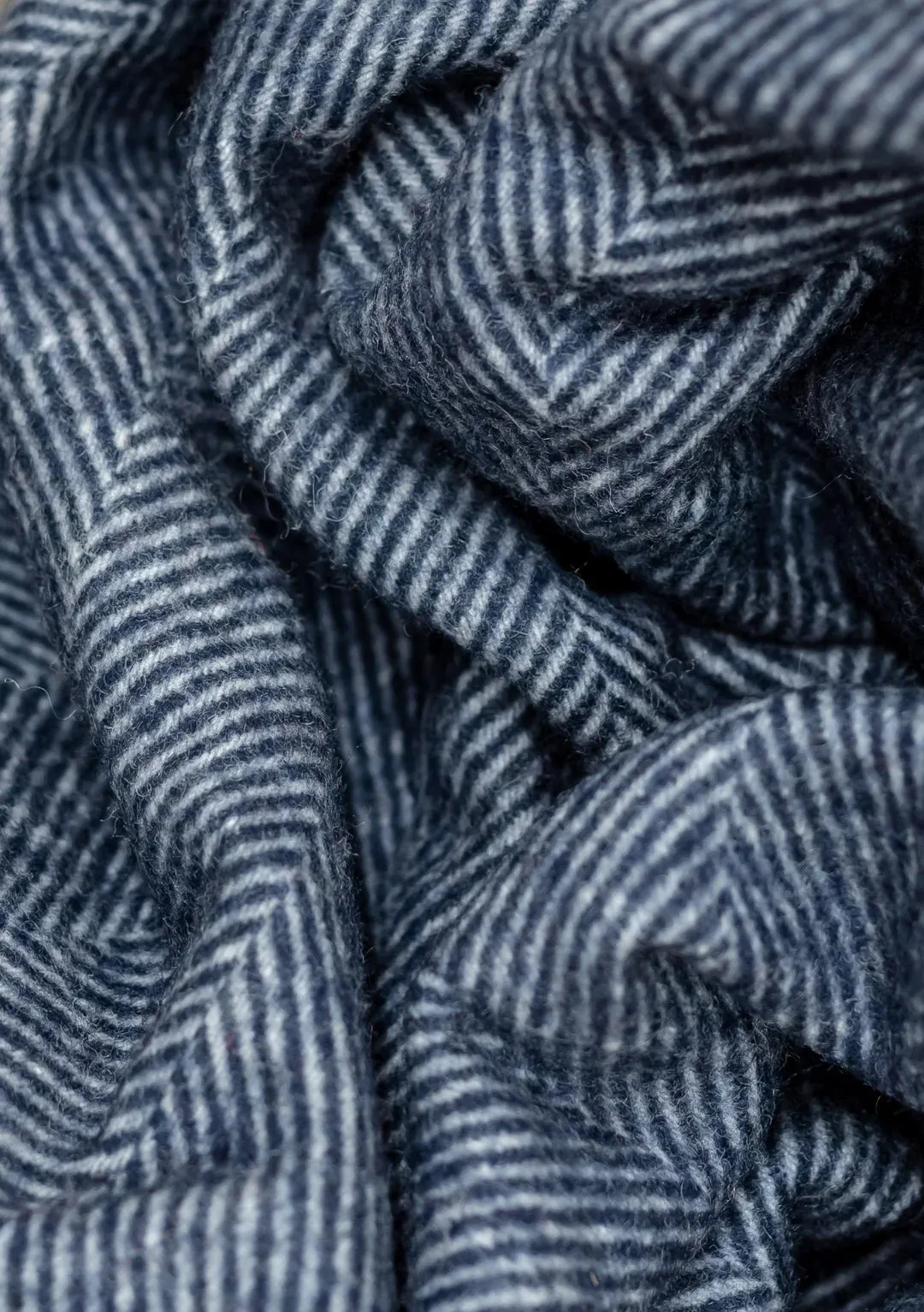 SMALL PET BLANKET-NAVY HERRINGBONE