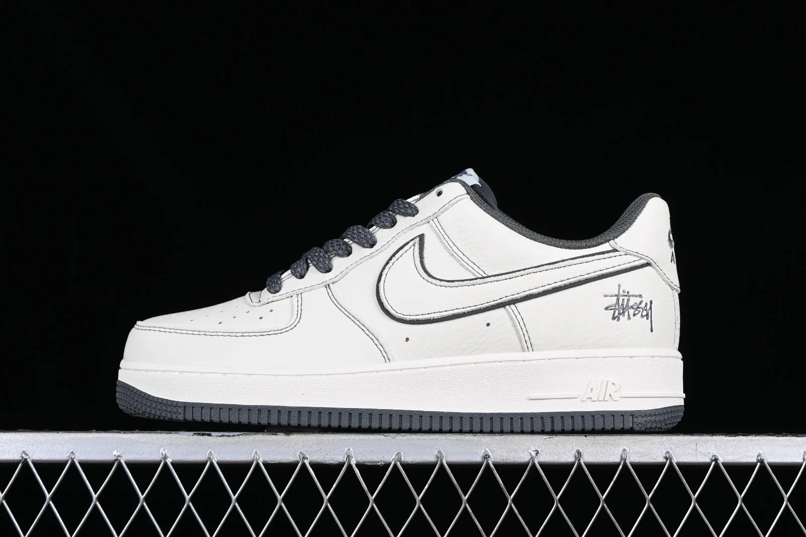 Stussy x Nike Air Force 1 07 Low Rice White Dark Grey UN1635-111