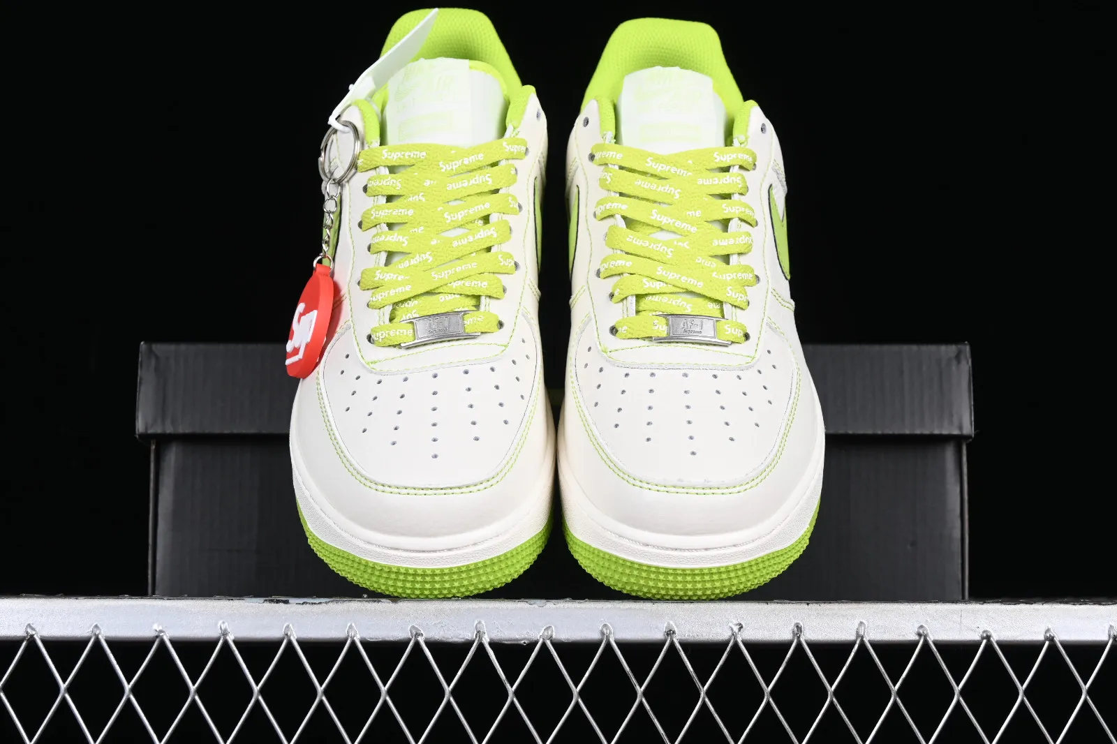 Supreme x Nike Air Force 1 07 Low Beige Apple Green SU0220-008