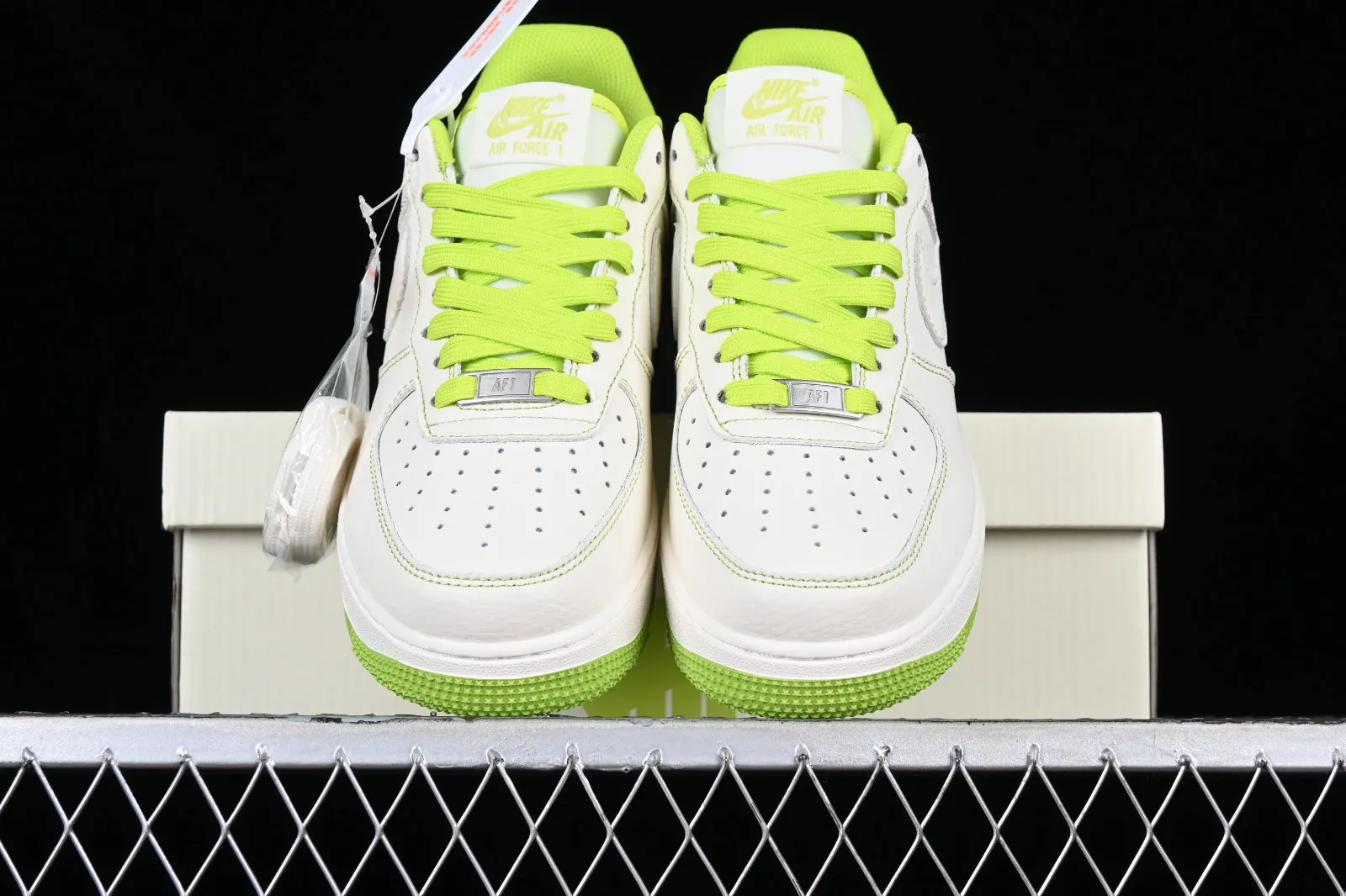 Undefeated x Nike Air Force 1 07 Low Rice White Green UN1988-888